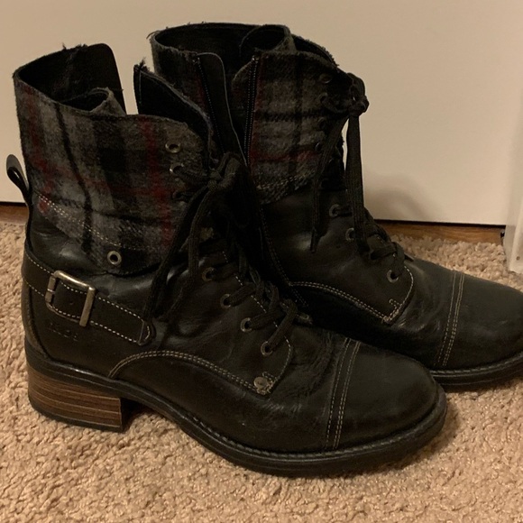 Taos Crave Black Leather Ankle Boots with Plaid Detail - Picture 3 of 7